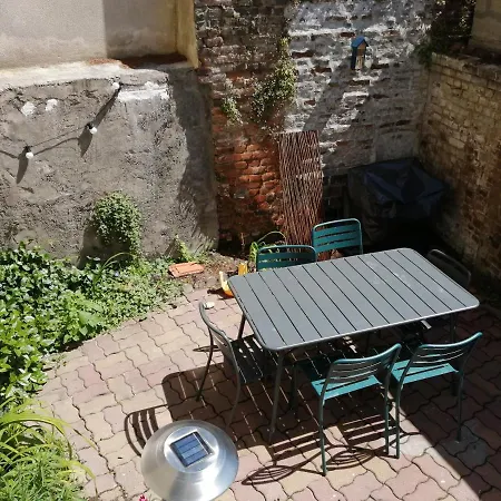 Le De La - Maison Avec Garage